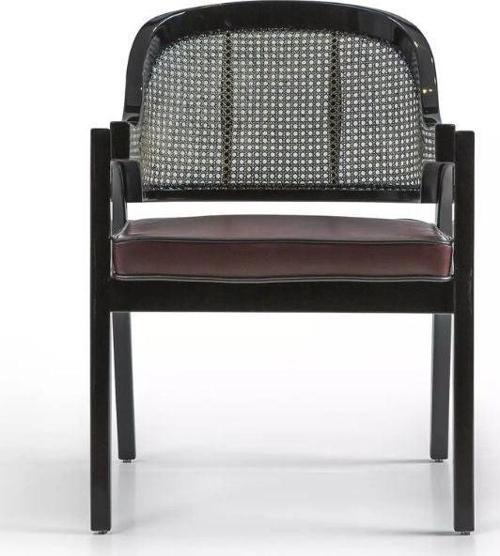 Eliza Hazeranlı Sandalye