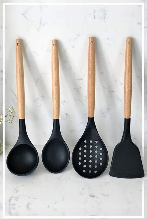 4'Lü Bambu Saplı Siyah Silikon Kaşık, Kepçe, Kevgir Ve Spatula