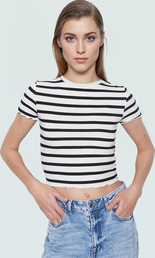 Kısa Kollu Çizgili Örme Bluz Rahat Şık Fitted Kalıp Kaliteli İşçilik Günlük Kullanım İçin