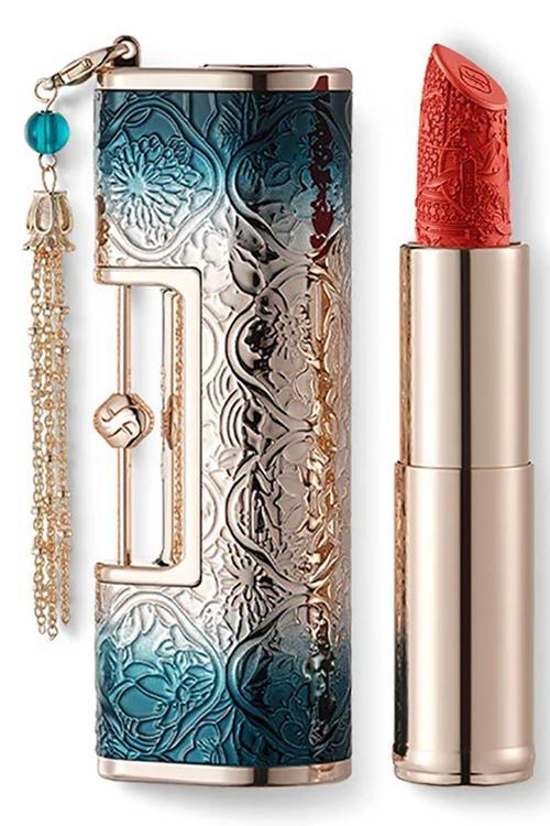 Blooming Rouge Love Lock Mat Ruj M555 Memories in Rouge 3.8GR