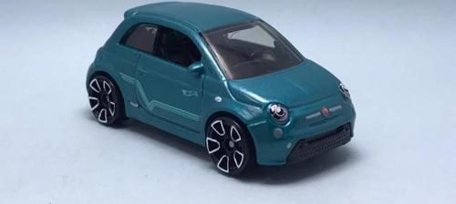 Tekli Arabalar FİAT 500e HKH59