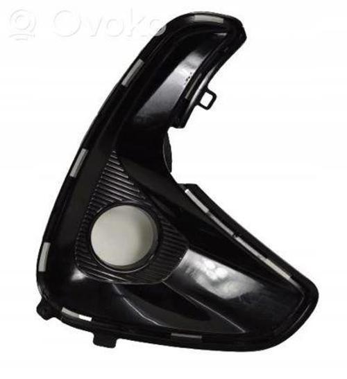 Toyota Yaris- 2020-2024  Sis Lamba Kapağı Sağ Delikli (Tyg) (Oem No:52112K0150)