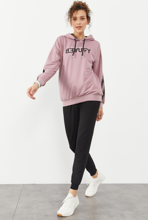 Gül Kurusu - Siyah Kapüşonlu Yazı Nakışlı Rahat Form Manşetli Kadın Eşofman Takımı - 95260
