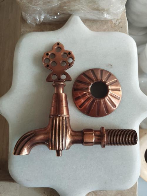 Eskitme Bronz Renk Osmanlı Musluk