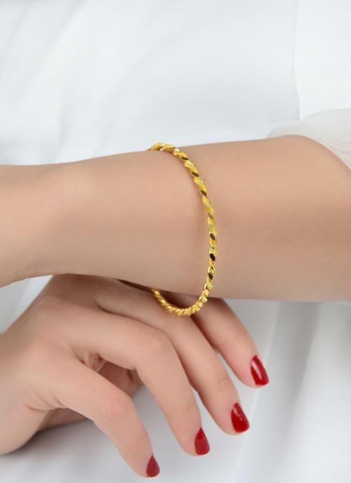 17 gr (GRAM) 22 Ayar Işçiliksiz Paftalı Burma Bilezik