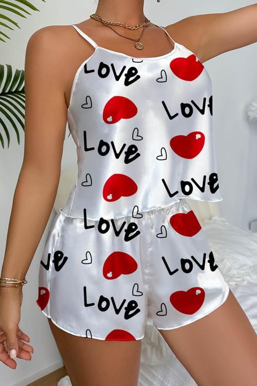 Love Desenli Beyaz Saten Şortlu Gecelik Takım