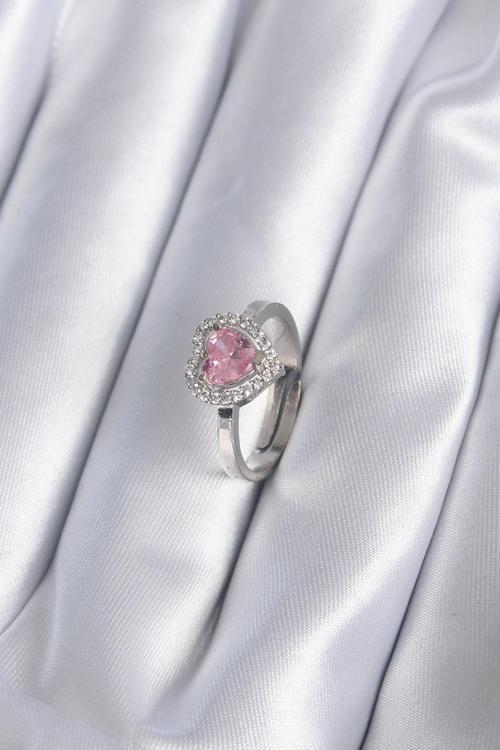 Pirinç Gümüş Renk Pembe Zirkon Taşlı Charm Model Kadın Yüzük