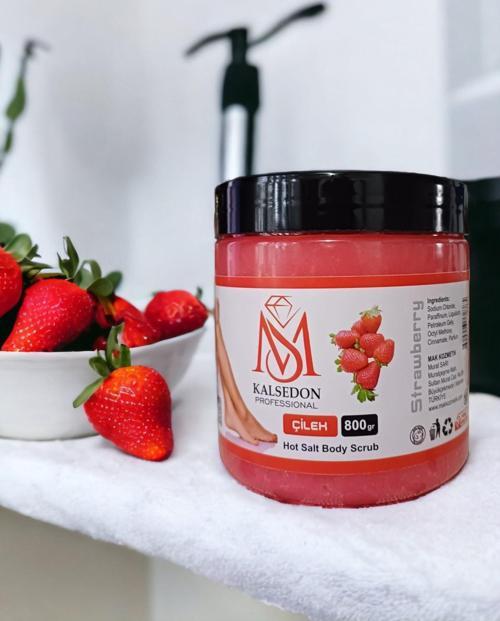 Kalsedon PROFESSOINAL Çilek Aromalı Canlandırıcı & Yumuşatıcı El Ayak Ve Vücut Bakım Peelingi 800