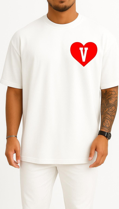 Oversize Kalp İçinde V Harfi Cep Tasarımlı Unisex T-Shirt