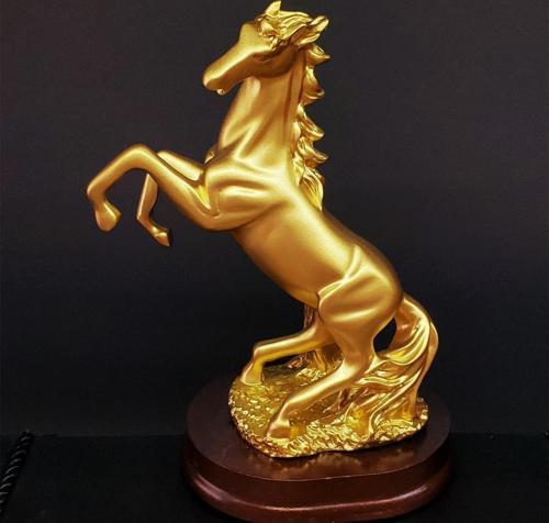 Şaha Kalkan Gold Renk At Biblosu