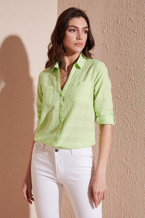 Pamuklu Çift Cepli Slim Fit Katlanabilir Kollu İnce Bayan Gömlek 514257518 FISTIK YEŞİL