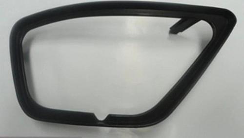 2002-2005 Ford Focus Sdhb Sis Lamba Kapağı Sağ Siyah Sis Delikli (Isam) (Adet) (Oem No:1208010)