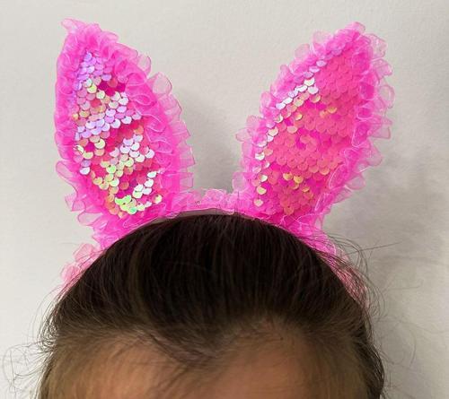 Kenarları Dantelli Fuşya Pullu Payetli Led Işıklı Tavşan Kulak Taç 23x19 cm (4401)