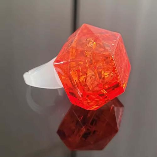Kristal Tasarımlı Led Glow Işıklı 3 Modlu Kırmızı Yüzük 3.5 x 5 cm (4401)