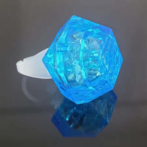 Kristal Tasarımlı Led Glow Işıklı 3 Modlu Mavi Yüzük 3.5 x 5 cm (4401)