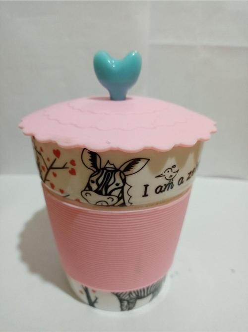 Porselen Silikon Kapaklı Kupa Pembe