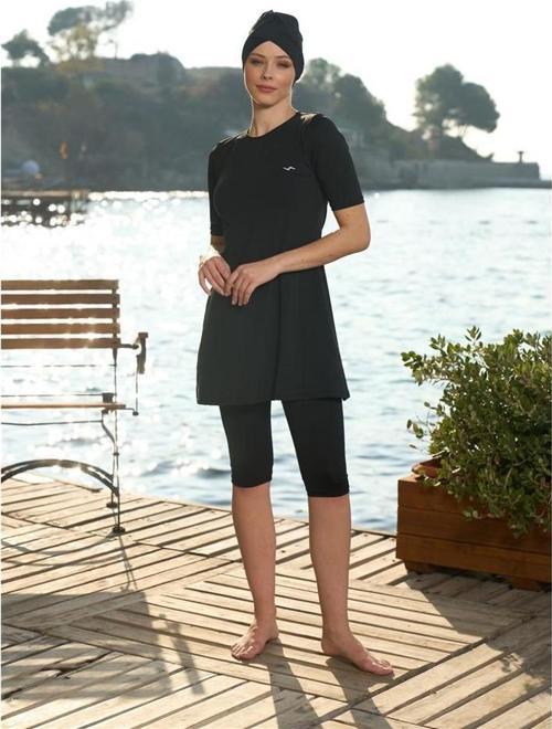 Düz Boneli Likralı Taytlı Yarım Kol Taytlı Mayo