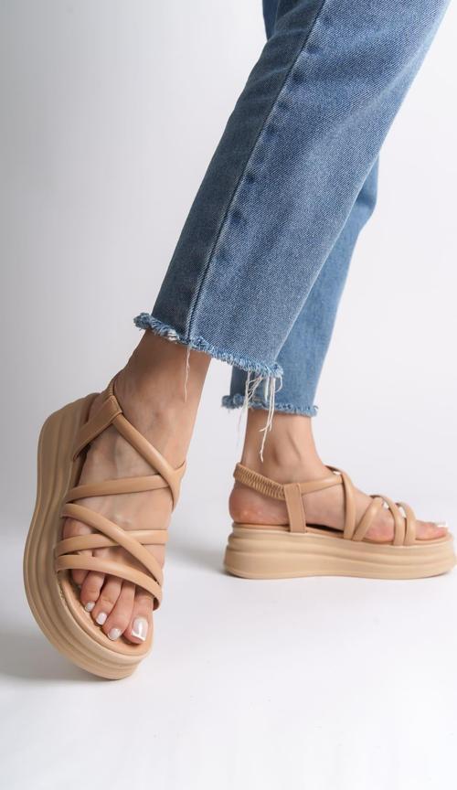 BELLA Lastikli Şerit Detaylı Ortopedik Taban Kadın Sandalet  CTT - Ten