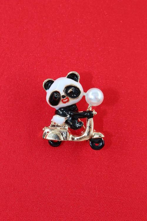 Yavru panda broş. Yaka iğnesi panda broş. Zirko taşlı tasarım panda broş. Kadın broş. Panda broş.