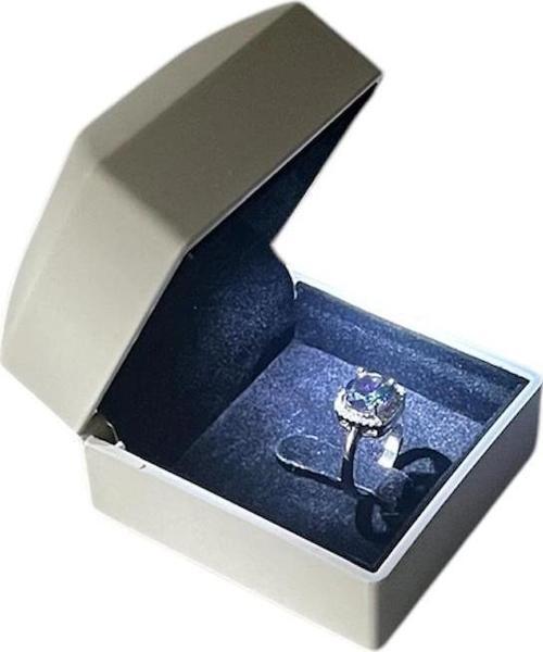 Flok Beyaz Renk 5x5 Cm Işıklı Yüzük Kutusu