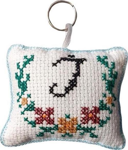 - Sibel 2453 4096 El Yapımı İ Harfi Kanaviçe Anahtarlık