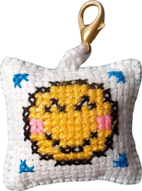 - Sibel 2453 0218 El Yapımı Gülücük Emoji Çanta Süsü / Anahtarlık