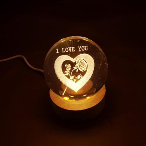 Büro Ev Ofis Hediyesi için 6CM Kalpli I Love You Stil Ahşap Standlı Işıklı Cam Küre