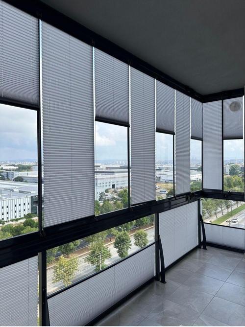 Gri Plise Katlanır Cam Balkon Perdesi, Ofis Perdesi, Mutfak Perdesi, Salon Perdesi