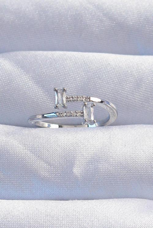 Pirinç Gümüş Renk Zirkon Taşlı Geometrik Ayarlanabilir Yüzük