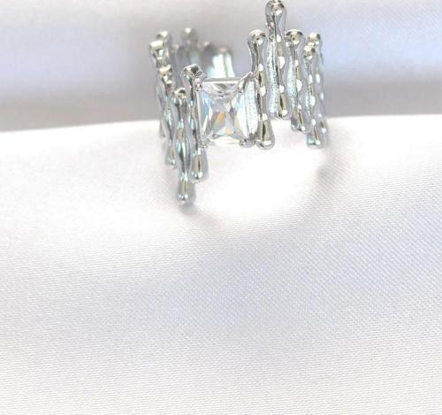 Silver Renk Tırtıklı Kalın Baget Taş Tasarım Ayarlanabilir Yüzük