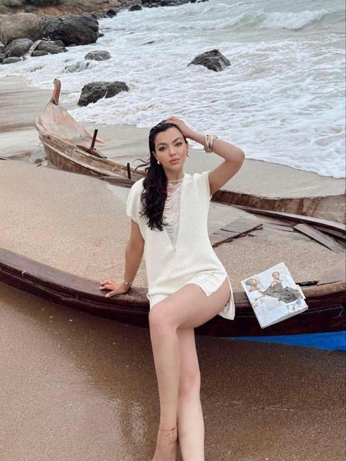 Plaj Elbisesi Triko Salaş Hafif Kumaş Yırtmaç Detaylı