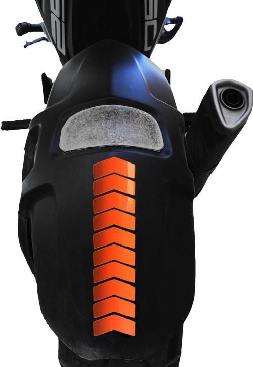 Ok Tasarımlı Alev Turuncusu Çamurluk Kask Sticker Çınar Extreme 