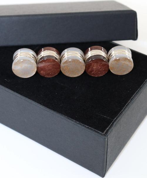 Eşarp mıknatısı. Şal mıknatısı. Türban mıknatısı. Başörtü mıknatısı. Mıknatıslı eşarp klipsi.