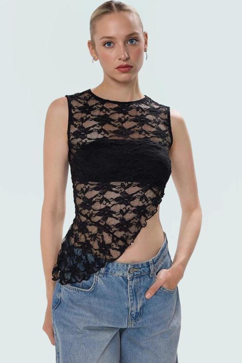 Yazlık Kolsuz Dantel Bluz Fitted %99 Poliamid Rahat Günlük Stil Özenle Seçilmiş Uzun Ömürlü