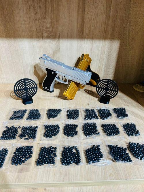 Boncuklu  Altın ve Gümüş Renk Boncuk Atan Silah 2 Adet + 2 Adet 9 cm Hedef +  21 Paket Boncuk