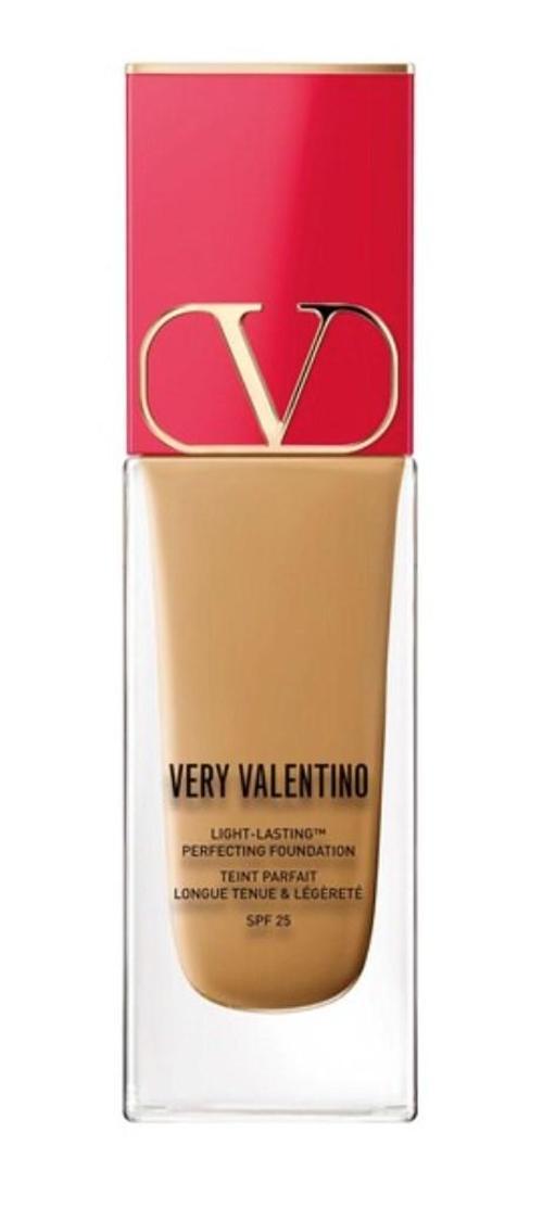 Very Medium Amber 4 - Çok hafif fondöten, 24 saat kalıcı, SPF 25