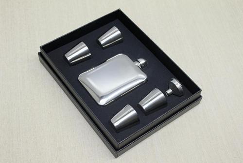 4 Shot Bardaklı Matara Seti Çelik