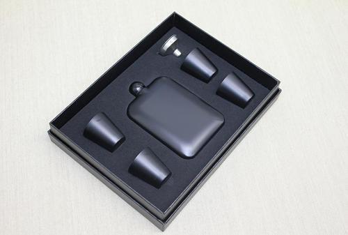 4 Shot Bardaklı Matara Seti Siyah