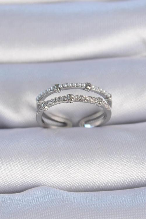 Pirinç Gümüş Renk Zirkon Taşlı İnci Detay Kadın Yüzük NS3105