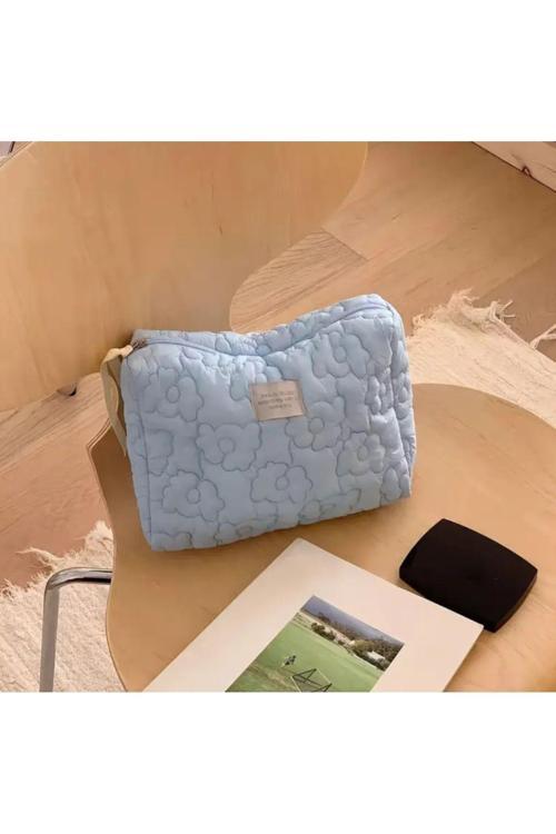 Kapitone Çiçek Kabartmalı Makyaj Çantası