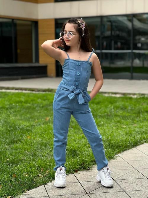 SIRT FERMUAR DETAYLI BEL KUŞAKLI KIZ ÇOCUK KOT TULUM