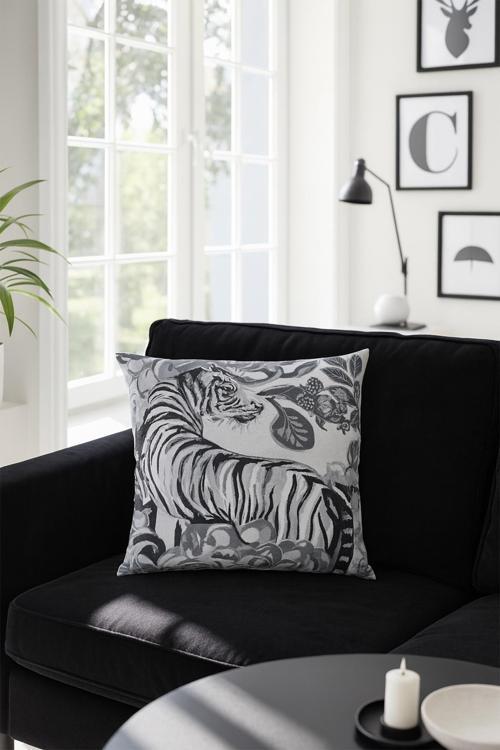 Zebra Çiçekli Kırlent Kılıfı Siyah 43x43