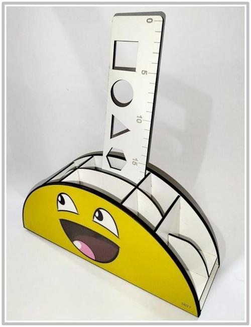 Notpa Ahşap Kalemlik Yarım Ay Smile K077