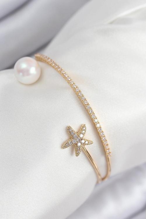 Pirinç Zirkon Taşlı Yıldız Ve İnci Model Gold Renk Kadın Bileklik - EBJ250902W37743