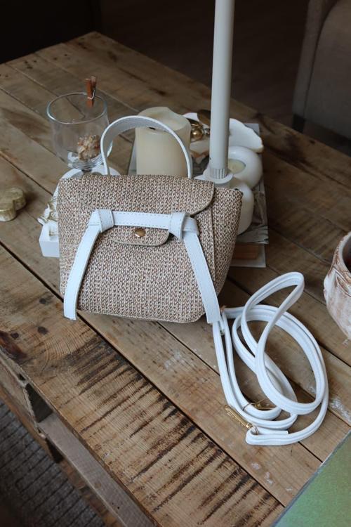 beyaz hasır doku şerit detaylı tutma saplı el omuz çantası