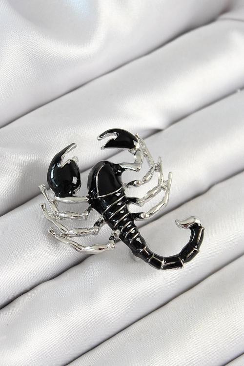 3D Siyah Akrep Figürlü Gümüş Renk Kadın Broş