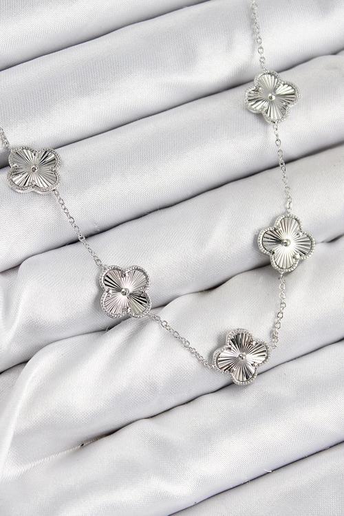 Pirinç VIP Yonca Model Gümüş Renk Kadın Kolye