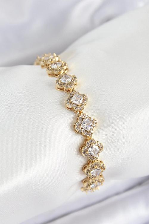 Pirinç Zirkon Taşlı Yonca Baget Model Gold Renk VIP Seri Kadın Bileklik