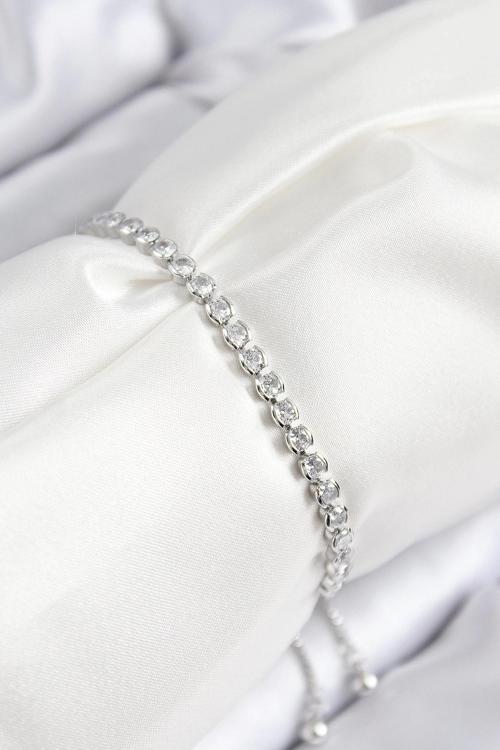 Pirinç Zirkon Taşlı Sıralı Model Gümüş Renk Asansörlü Kadın Bileklik