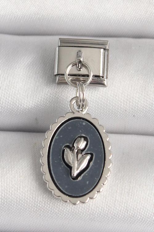 316L Çelik Gümüş Renk Çiçek İşlemeli Siyah Portre Model Nomination Charm